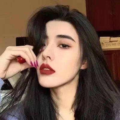 穿着鞋子的贝壳马塞尔海报